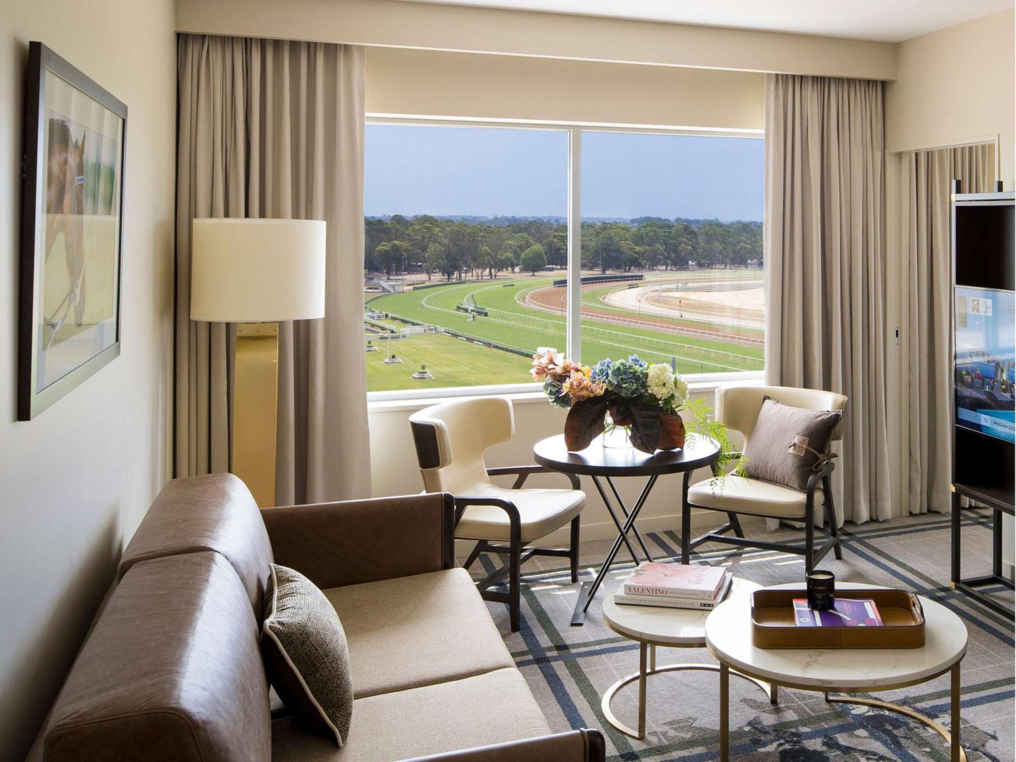 The William Inglis Mgallery Warwick Farm Exterior foto A suite at the Saratoga Race Course